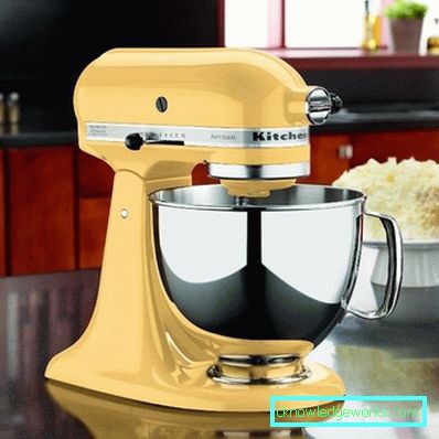 A KitchenAid kézműves keverője A KitchenAid kézműves keverője