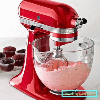 A KitchenAid kézműves keverője A KitchenAid kézműves keverője