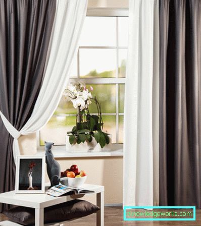 Két színű függöny egy modern belső térben - 110 design fotó
