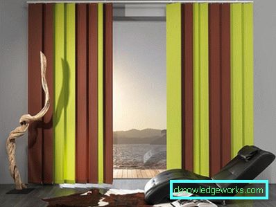 Két színű függöny egy modern belső térben - 110 design fotó