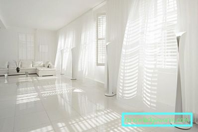 Fehér függöny - merész design ízléssel. Valódi fotók a belső térben