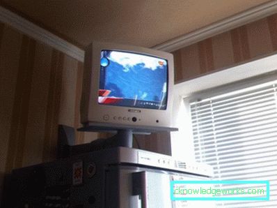 A TV-t a hűtőszekrényre helyezhetem A TV-t a hűtőszekrényre helyezhetem