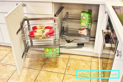 Konyhai szekrények kitöltése Konyhai szekrények kitöltése