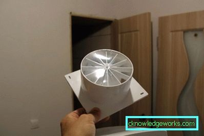 Kipufogó ventilátor a konyhában Kipufogó ventilátor a konyhában