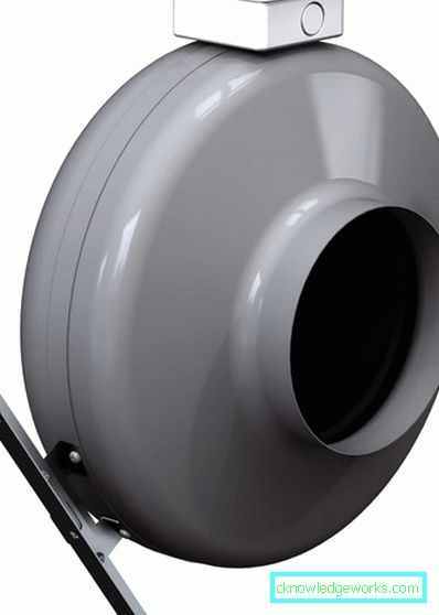 Kipufogó ventilátor a konyhában Kipufogó ventilátor a konyhában
