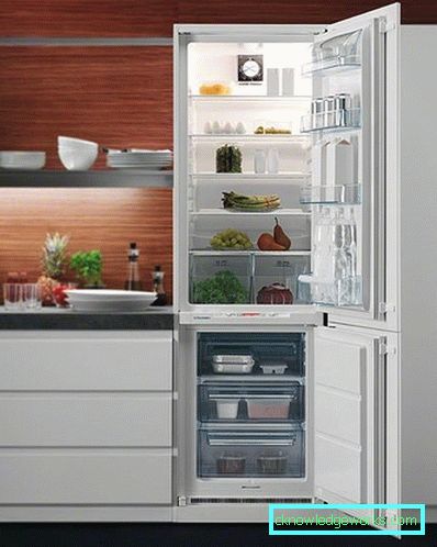 Beépített Electrolux kétkamrás hűtőszekrény Beépített Electrolux kétkamrás hűtőszekrény